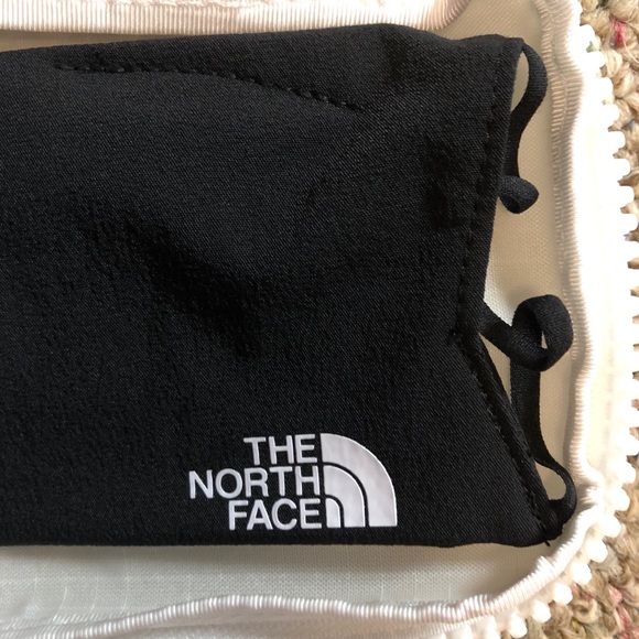 π The North Face Travel Kit & Face Mask - Picture 9 of 12